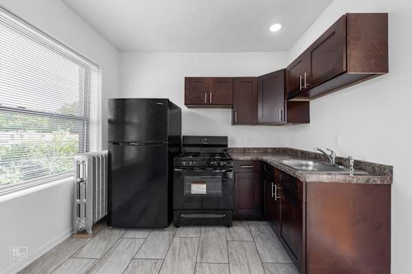 7451 S Eberhart Ave property